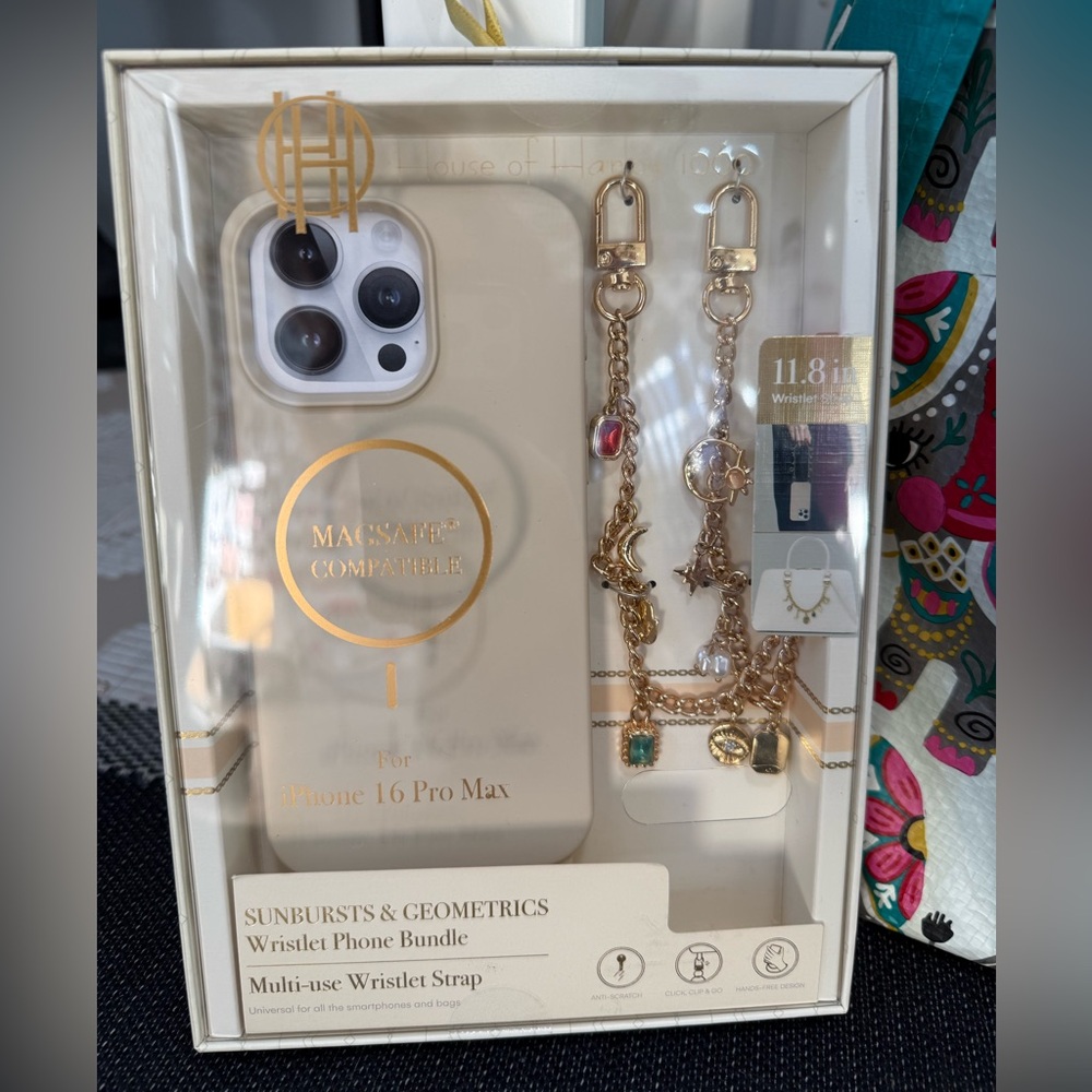 House of Harlow 1960 iPhone 16 pro max case wristlet set